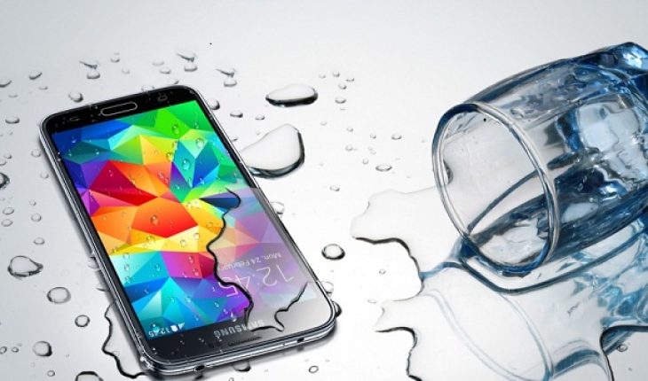 Với khả năng chống nước Samsung Galaxy S5 thêm phần mạnh mẽ.
