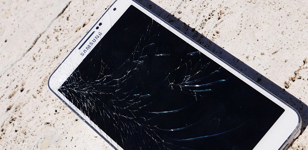 Samsung-Galaxy-Note-3-drop-test-cracked-screen-aa-2.jpg