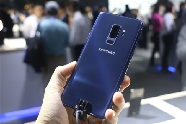 Samsung Galaxy A8 Star, Galaxy S8 Lite